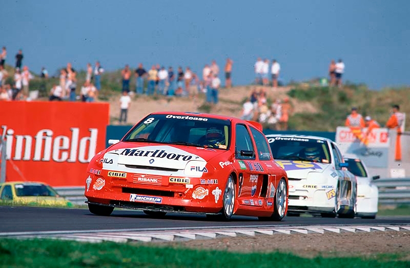 Исторический этап Renault Sport Clio Trophy 1999 на трассе Зандворт: Себастиан Блекемолен и Renault Sport Clio V6