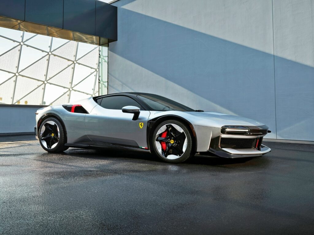 Ferrari CZ26 — эксклюзивный суперкар с уникальным дизайном и инновационными технологиями