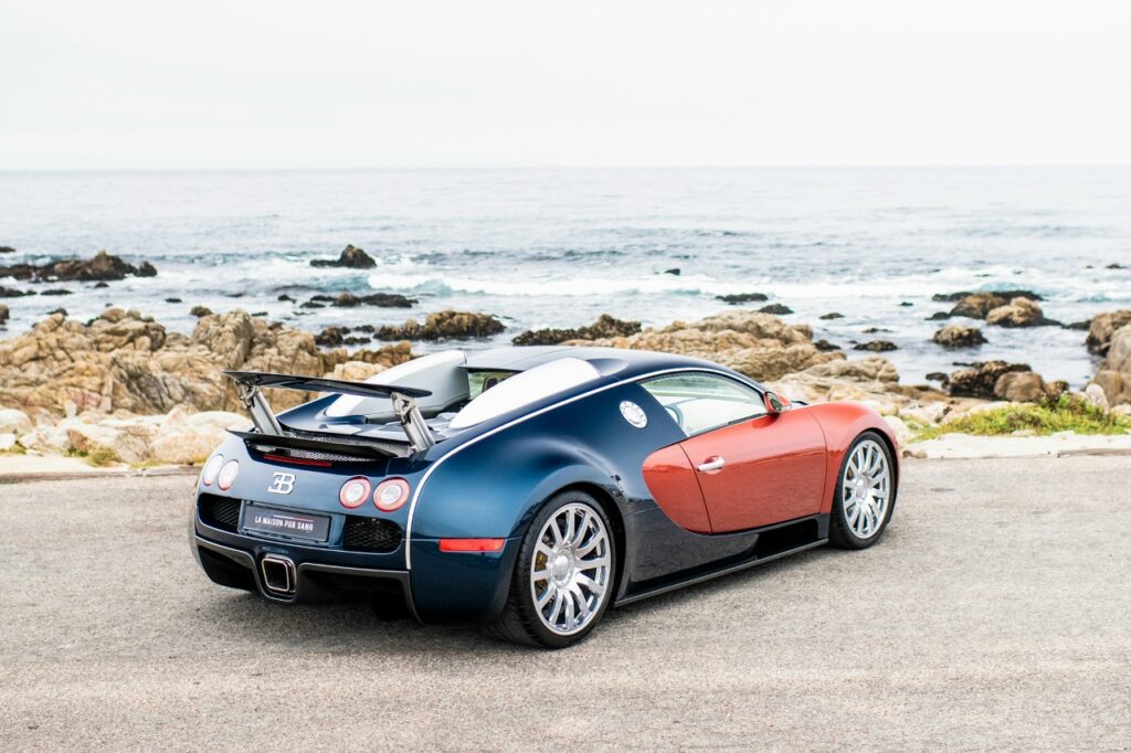 Заводская реставрация Bugatti Veyron: уникальный проект «20 Years by La Maison Pur Sang»