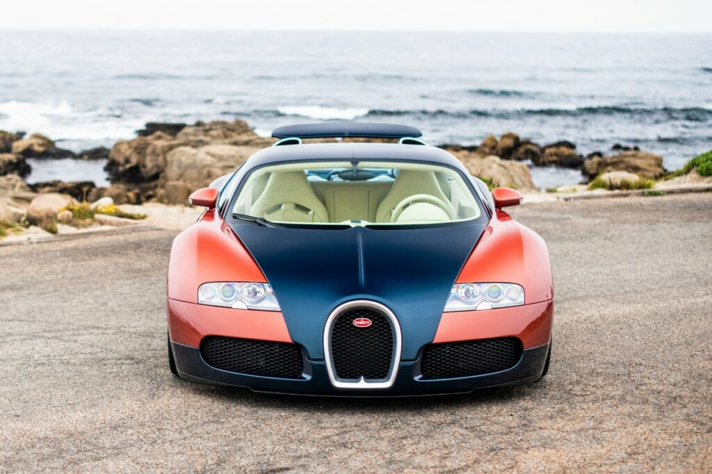 Заводская реставрация Bugatti Veyron: уникальный проект «20 Years by La Maison Pur Sang»