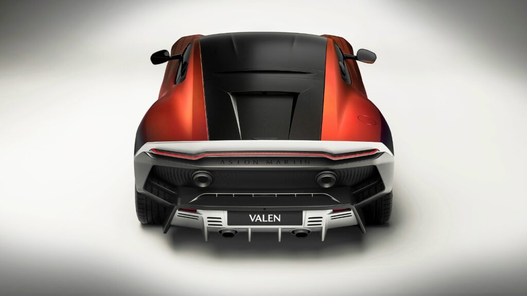 Aston Martin Valen: новый рубеж в мире переднемоторных суперкаров