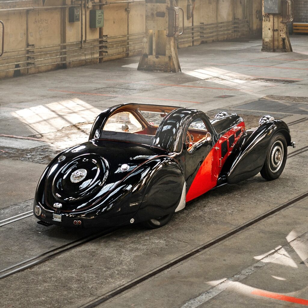 Bugatti Type 57S Atalante Roll Back: История первого суперкара с компрессорным 8-цилиндровым двигателем 1935 года