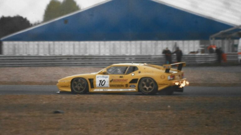 De Tomaso Pantera GT1 на этапе Британского чемпионата GT в Силверстоне 1997 года