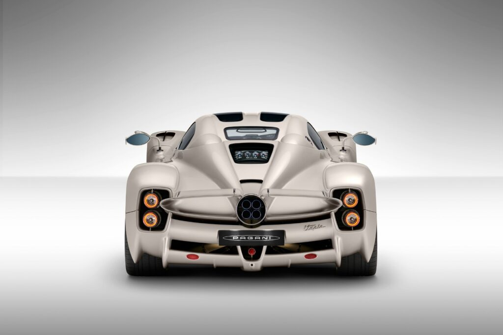 Pagani Utopia: Аналитический обзор нового гиперкара с механической коробкой передач