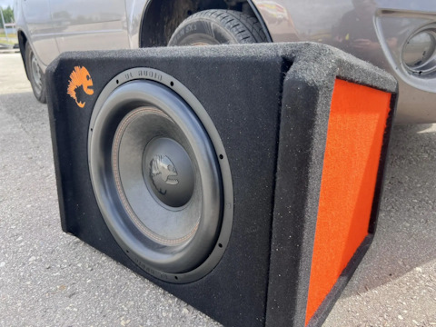 Обзор активного сабвуфера DL AUDIO PIRANHA 15A V2: качество звука и технические особенности