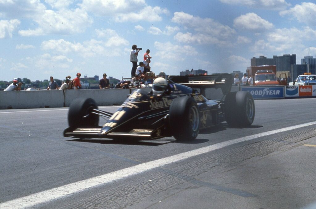 Гран-при Детройта 1984: Элио де Анджелис за рулём Lotus 95T Renault
