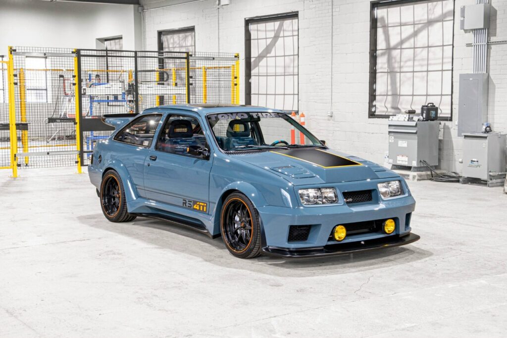 RS4Ti — высокотехнологичный рестомод культового Ford Sierra Cosworth RS500 от JH Restorations