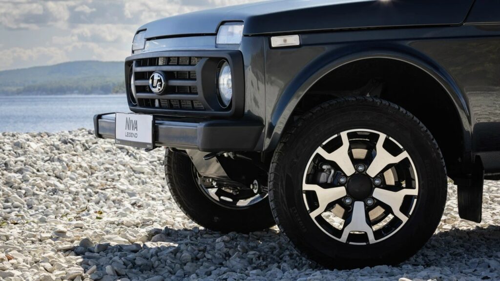 Обновленная Lada Niva Legend с новым мотором: что изменилось и стоит ли это своих денег