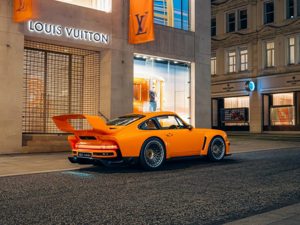 Высокотехнологичный рестомод Porsche 911 Type 964 от Singer: обзор проекта The Firefly Commission