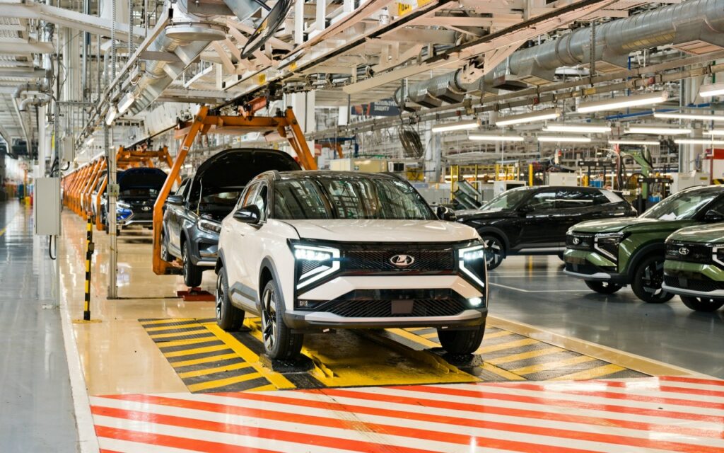 Запуск в серию LADA Azimut: новый кроссовер АВТОВАЗа на модернизированной платформе Весты