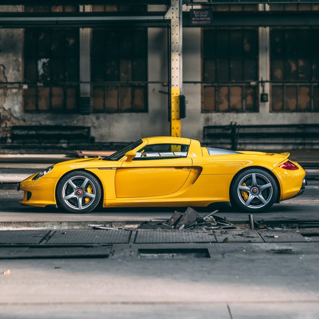 Porsche Carrera GT в лимитированном цвете Fayence Yellow: обзор редкого суперкара