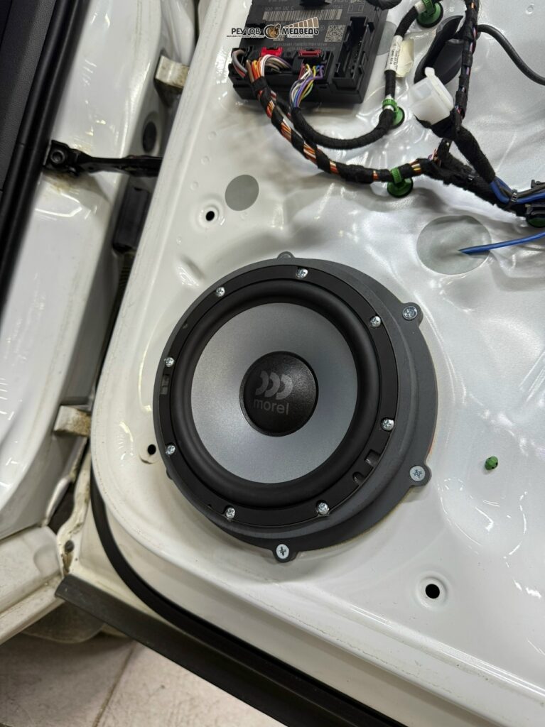 Обзор установки трёхполосной акустики Morel Maximo Ultra 603 MKII в Volkswagen Passat B8