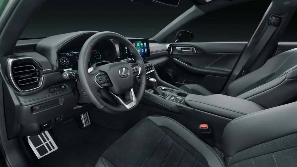 Lexus представляет лимитированную спецверсию IS Envious с уникальным дизайном и мощным двигателем
