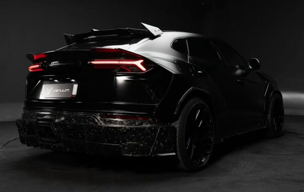 Lamborghini Urus в стиле «Бэтмобиль»: обзор проекта Venuum Furioso