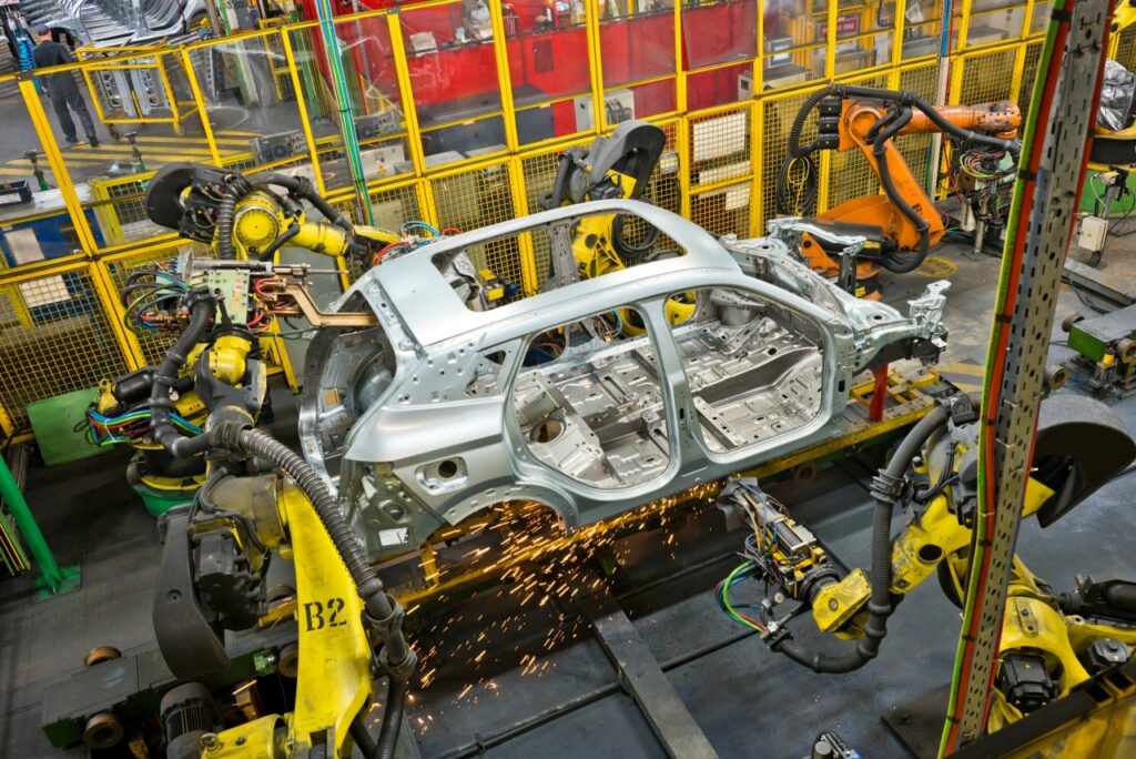 Запуск в серию LADA Azimut: новый кроссовер АВТОВАЗа на модернизированной платформе Весты