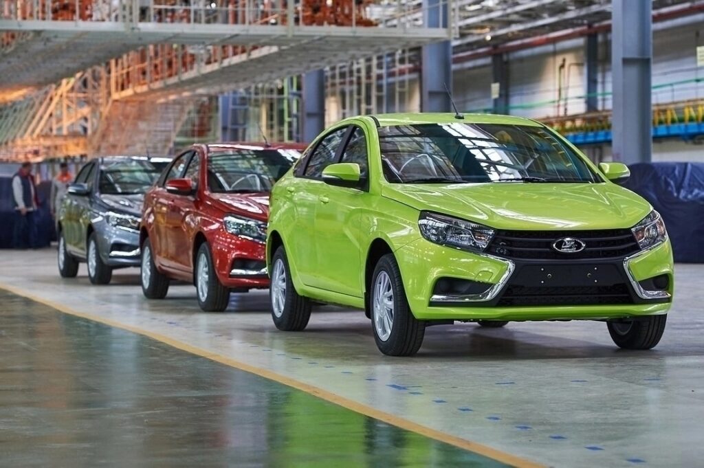 Старт серийного производства кроссовера LADA Azimut назначен на сентябрь 2026 года