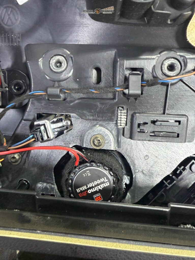 Обзор установки трёхполосной акустики Morel Maximo Ultra 603 MKII в Volkswagen Passat B8