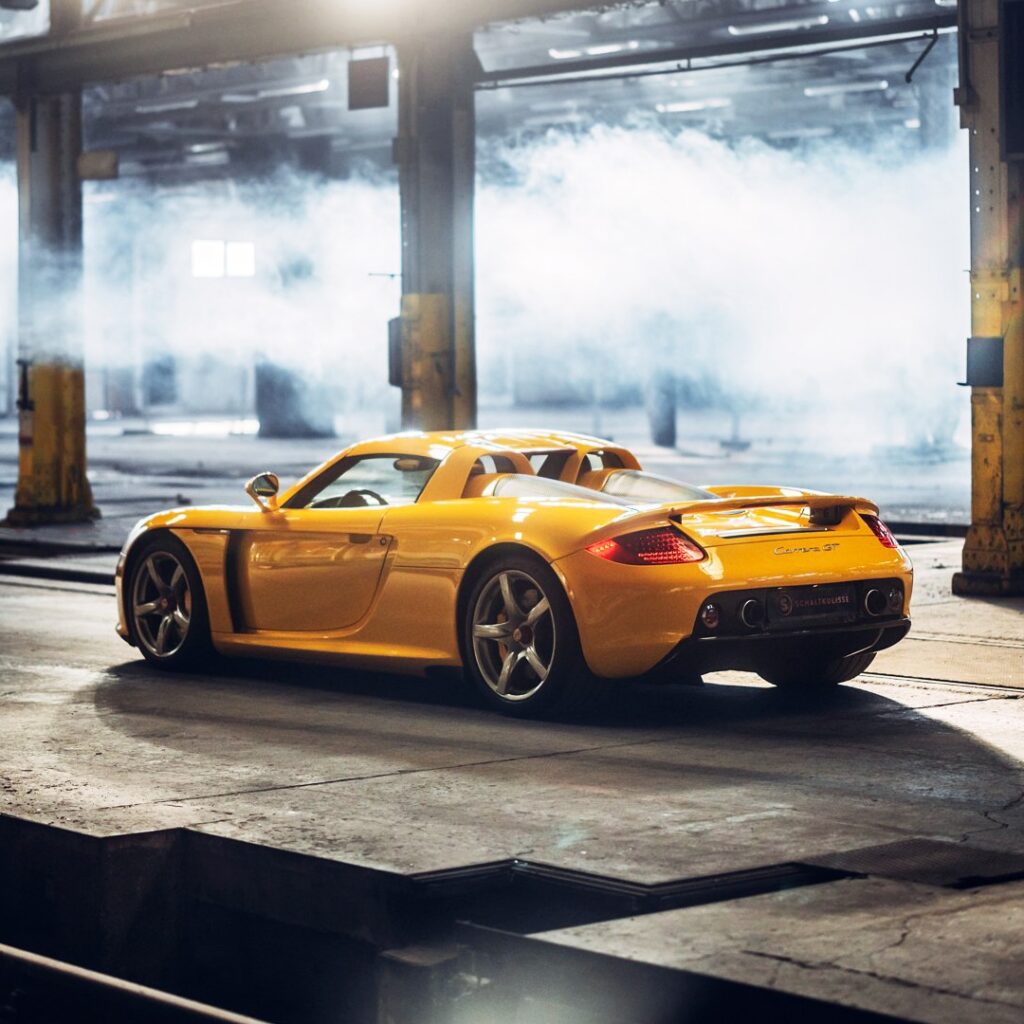 Porsche Carrera GT в лимитированном цвете Fayence Yellow: обзор редкого суперкара