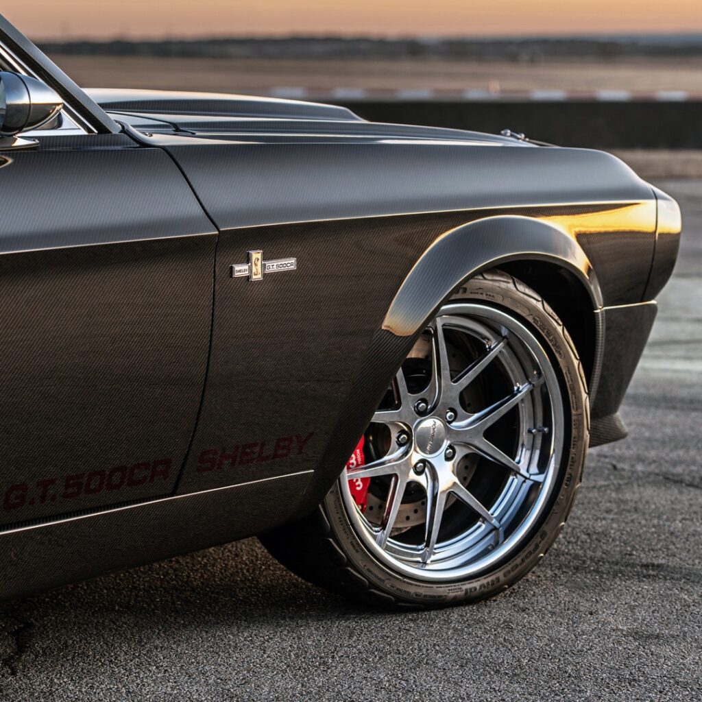 Shelby GT500CR Carbon Edition: новая официальная реплика легендарного спорткара с карбоновым кузовом