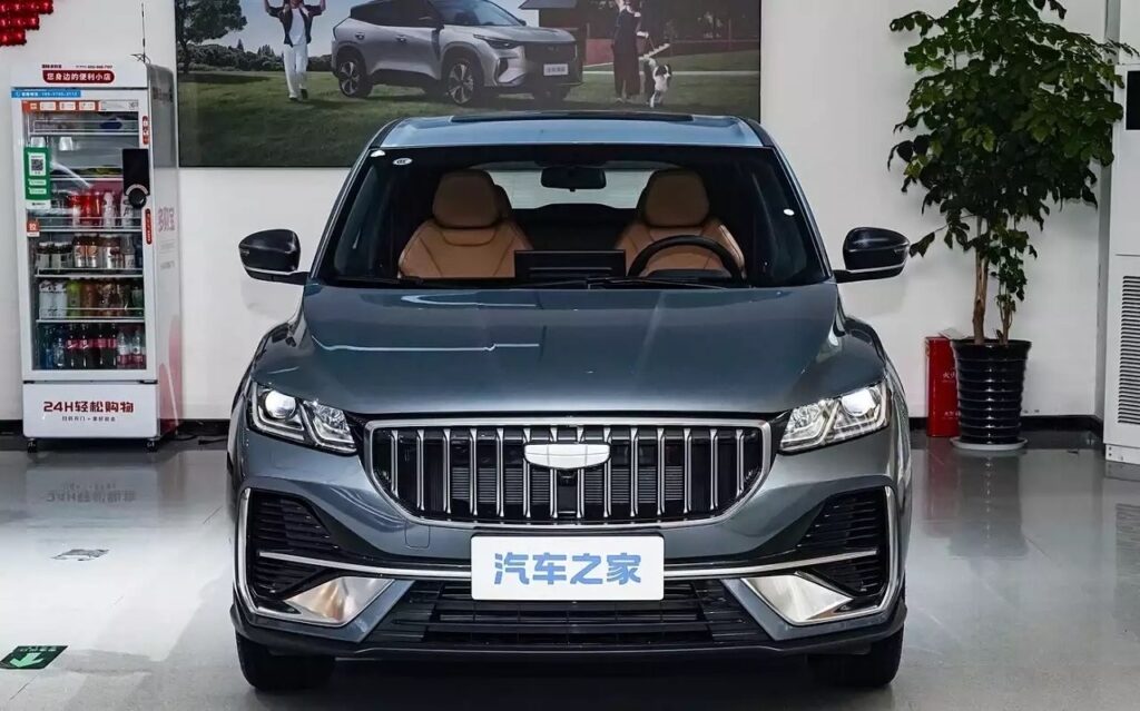 Обновление Geely Binyue: эволюция дизайна и технологический апгрейд в сегменте компактных кроссоверов