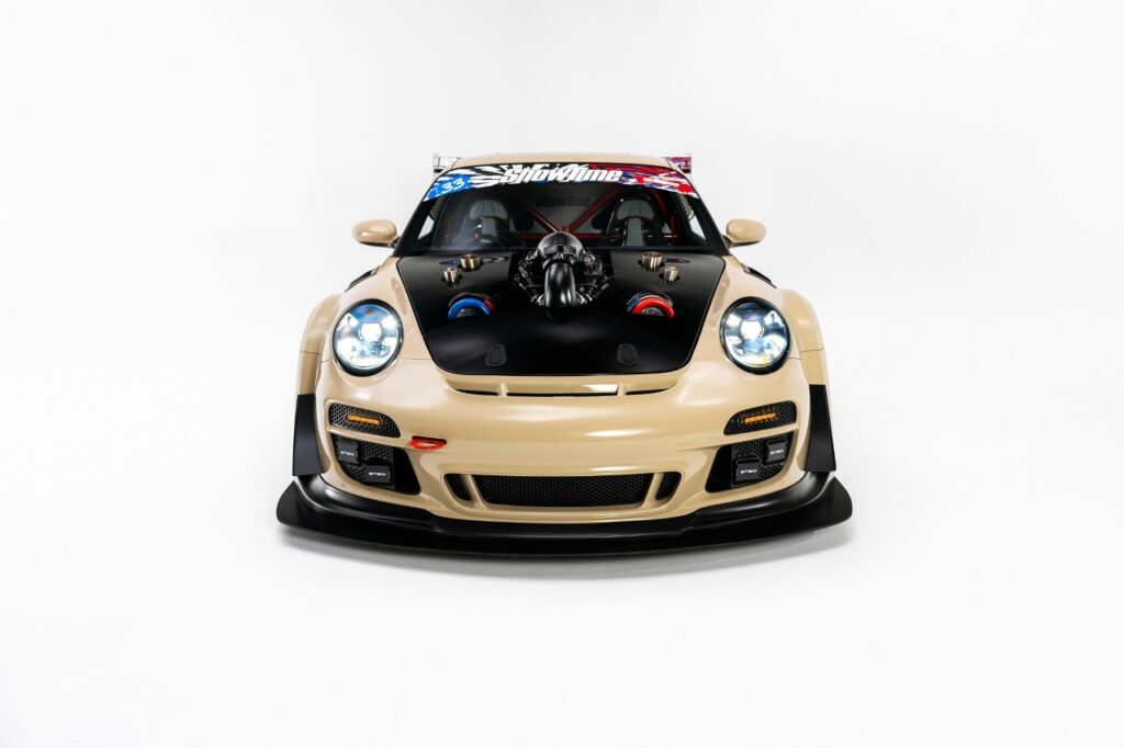Редкий тюнинг-проект Porsche 911 с передним расположением двигателя и мощностью 1200 л.с.