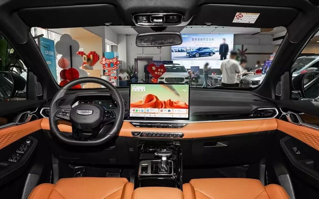 Обновление Geely Binyue: эволюция дизайна и технологический апгрейд в сегменте компактных кроссоверов