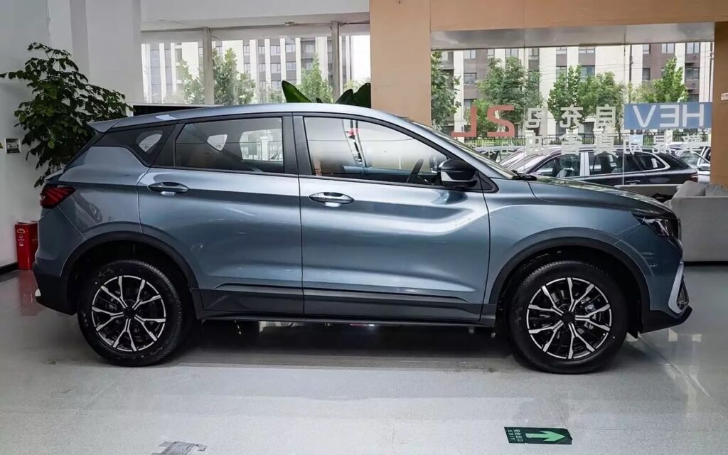 Обновление Geely Binyue: эволюция дизайна и технологический апгрейд в сегменте компактных кроссоверов