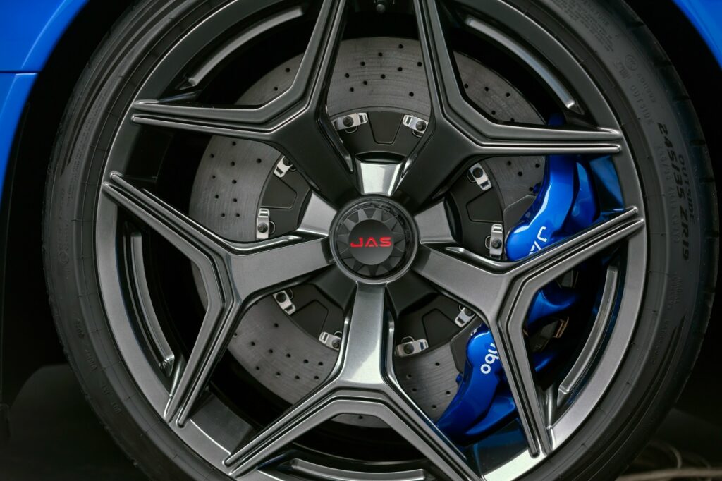 Возрождение легенды: лимитированный спорткар JAS Tensei на базе Honda NSX
