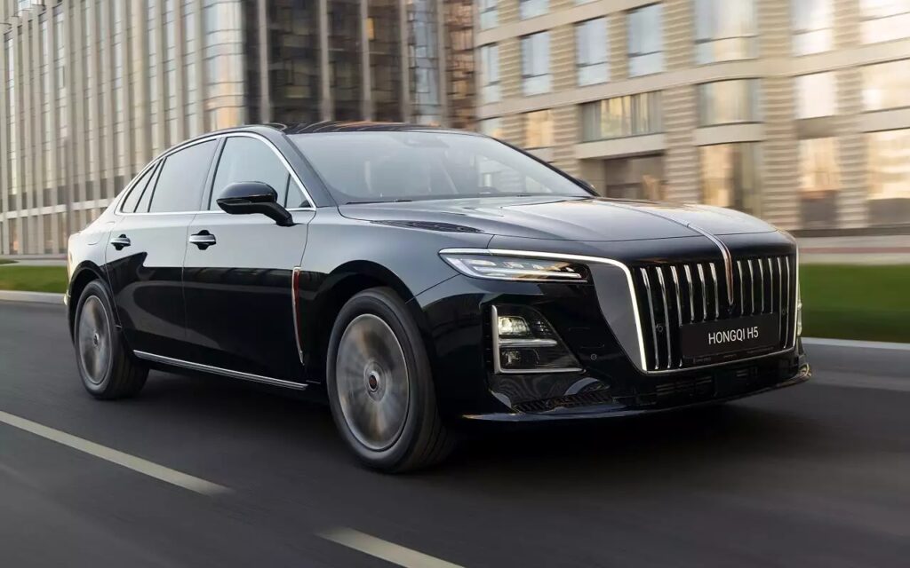 Обзор обновленного седана Hongqi H5: технические характеристики и оснащение 2026 модельного года