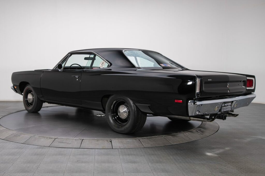 Техническая ретроспектива: Возвращение легендарного 900-сильного Plymouth Road Runner GTX