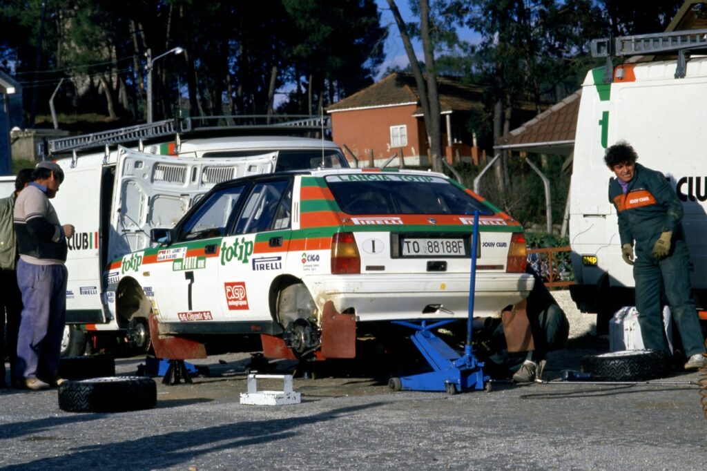 Исторический снимок из Ралли Португалии 1988: Lancia Delta HF Integrale в исполнении Ива Лубе и Жана-Марка Андрье