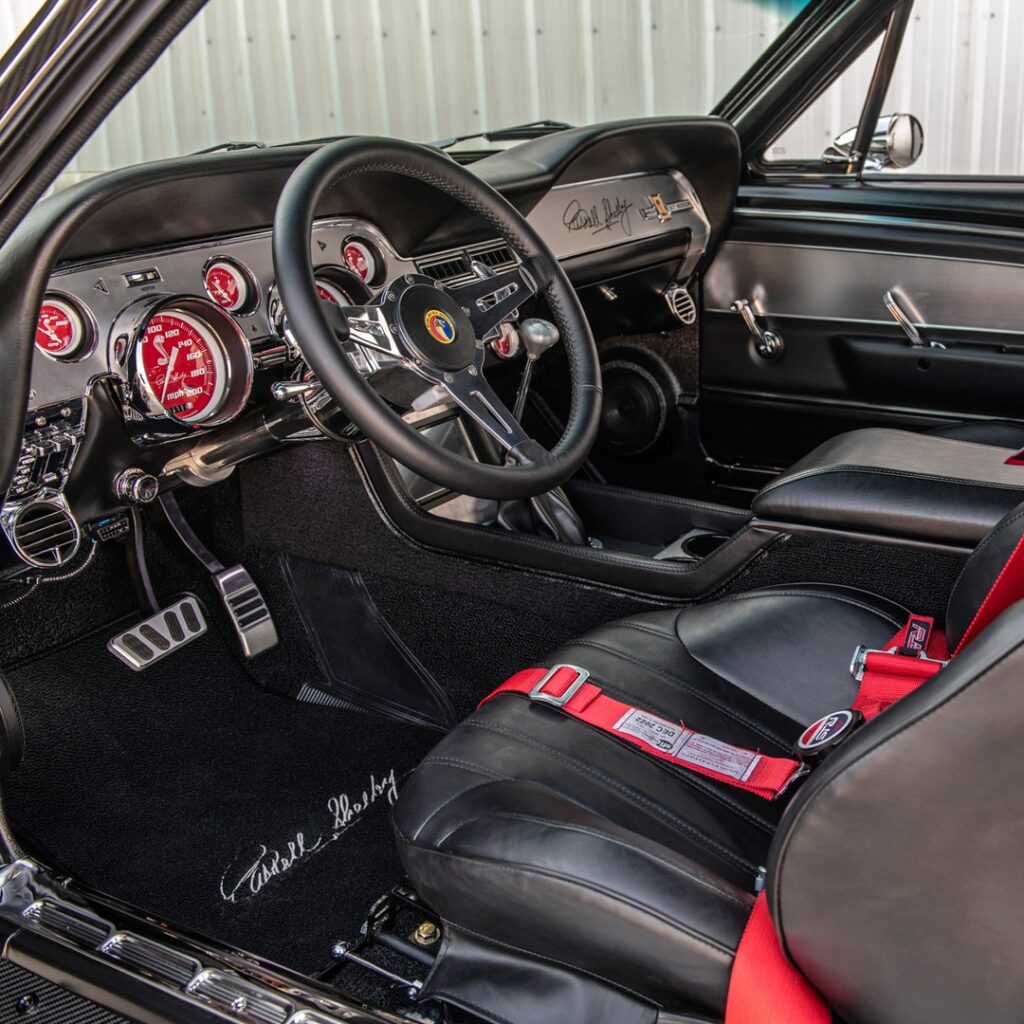 Shelby GT500CR Carbon Edition: новая официальная реплика легендарного спорткара с карбоновым кузовом