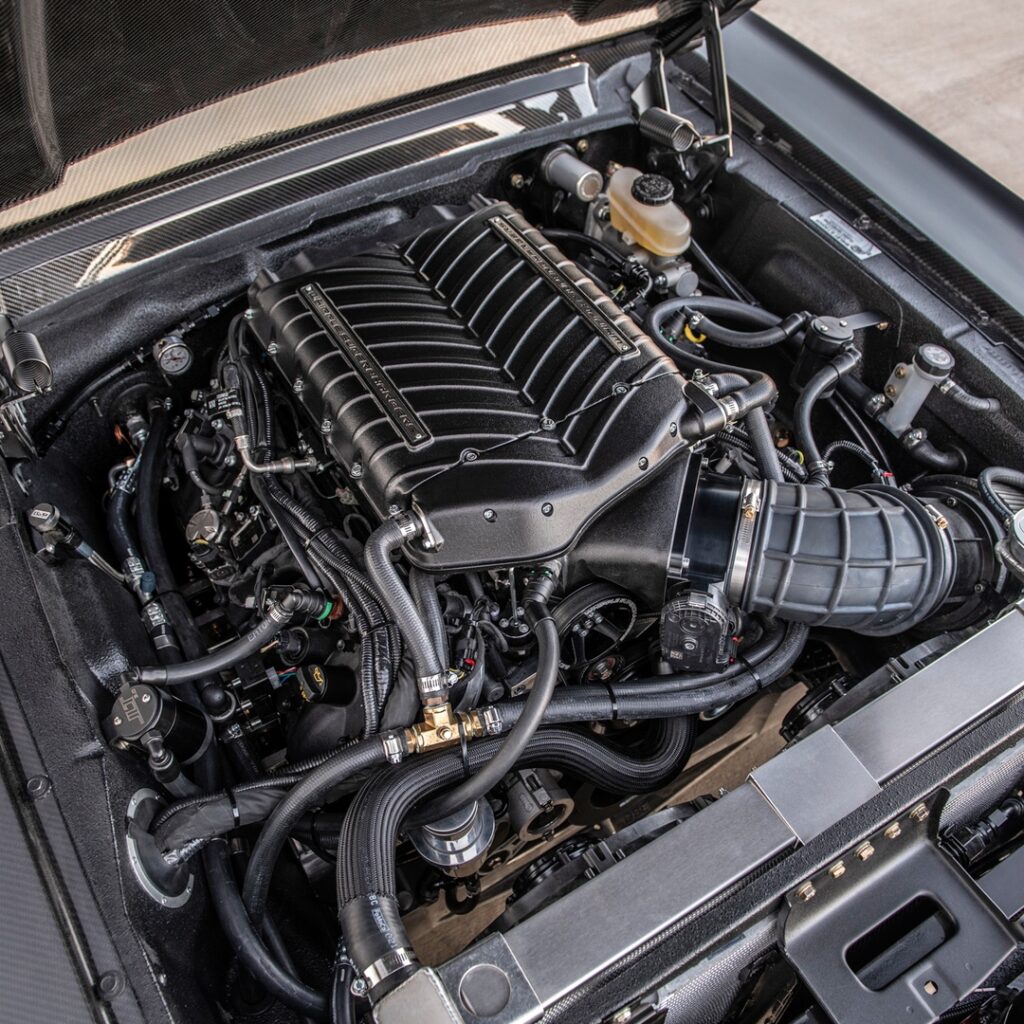 Shelby GT500CR Carbon Edition: новая официальная реплика легендарного спорткара с карбоновым кузовом