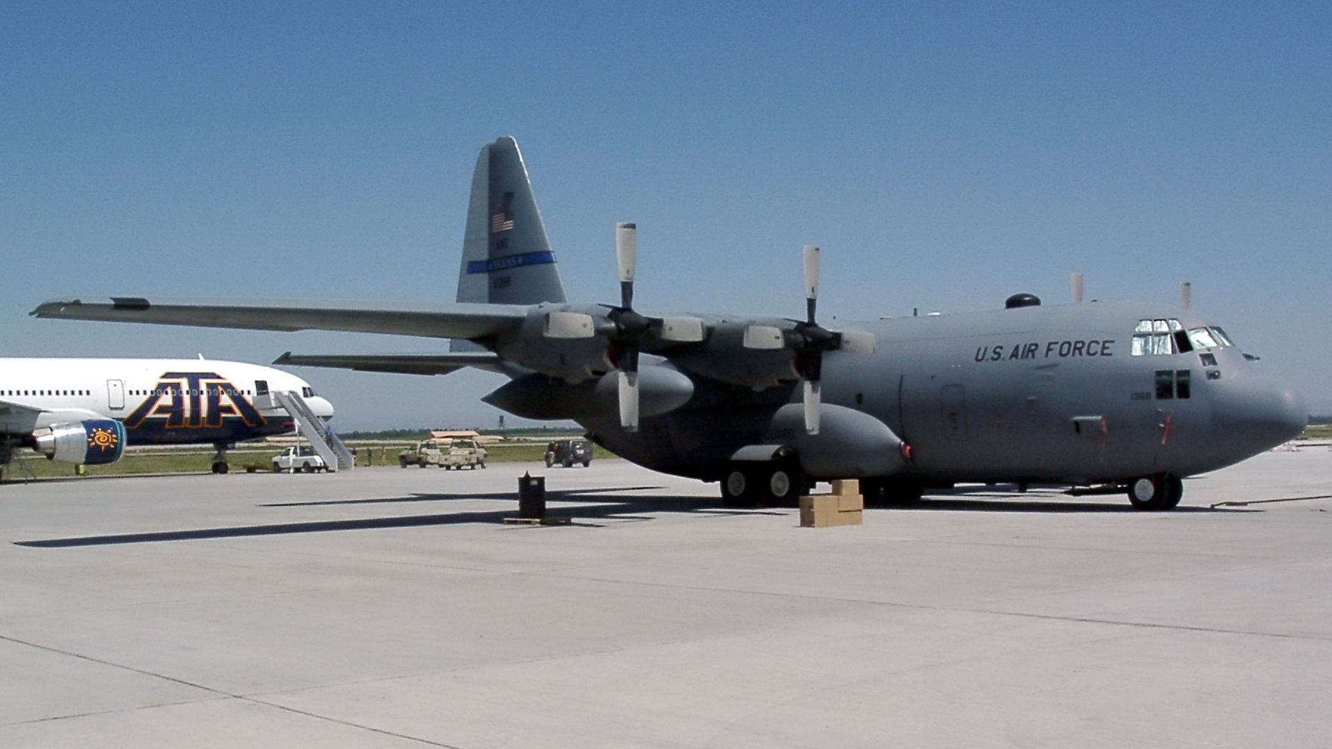 Американский C-130J подал сигнал бедствия над Францией