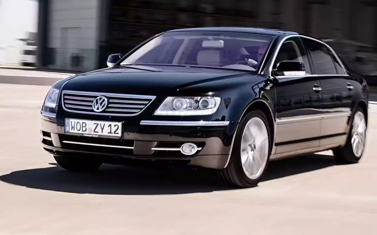 Volkswagen Phaeton W12 потерял 84% стоимости, но не стал дешевым в содержании