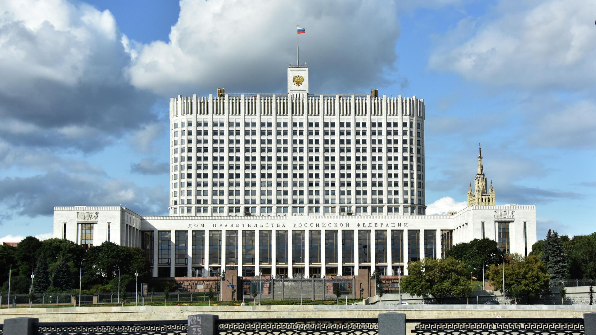 Правительство будет ежегодно отчитываться о языковой политике