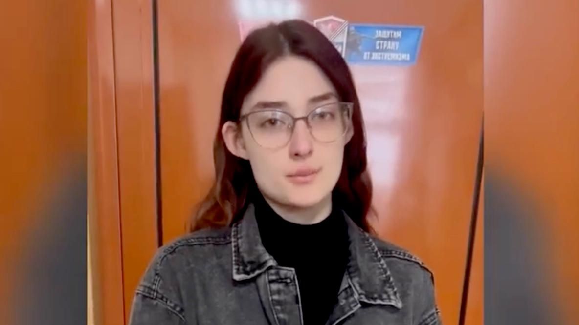 В Бельцах сорвали барельеф советского воина с памятного знака