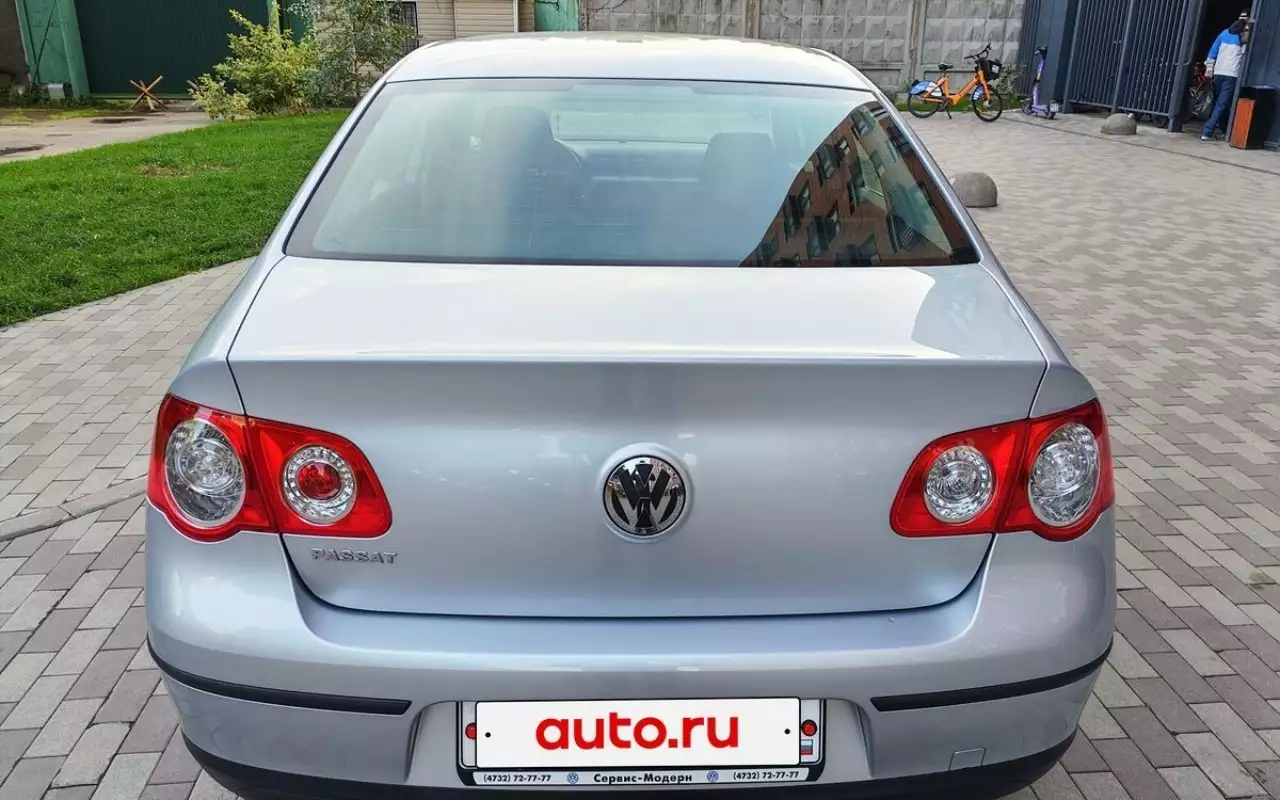 Volkswagen Passat 2008 года с пробегом 950 км продают за 2,1 млн рублей
