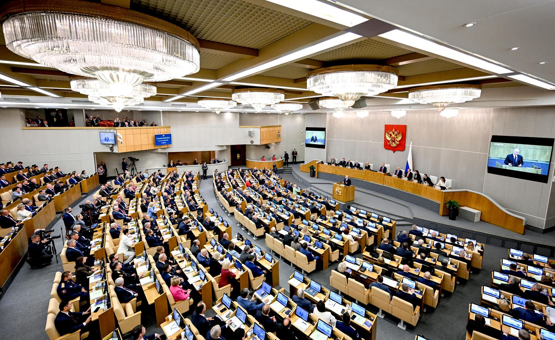 Мишустин предложил обновить финансовый, транспортный и дальневосточный блоки правительства
