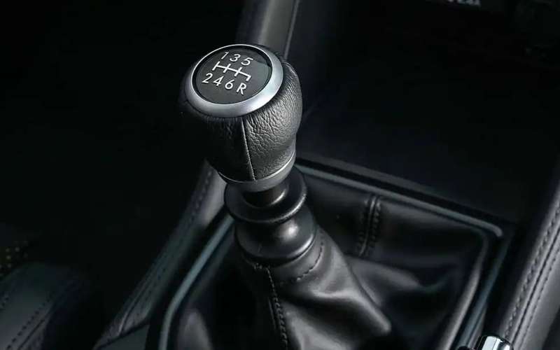 Subaru вернёт шестиступенчатую механику в японскую версию WRX