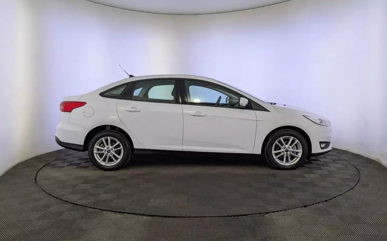 Ford Focus 2017 года с пробегом 6307 км продают за 1,55 млн рублей