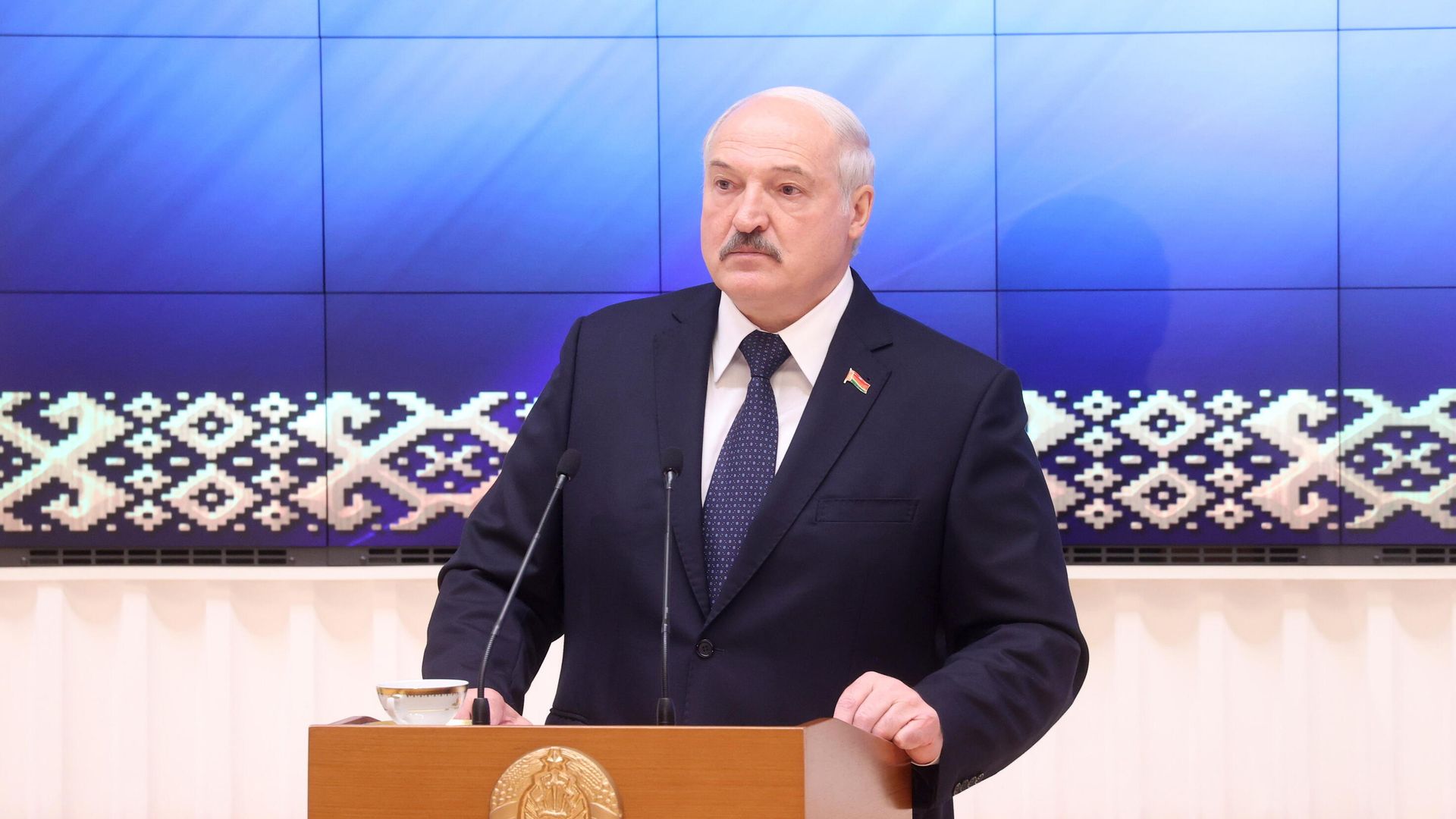 Лукашенко назначил новых руководителей в Минобороны и Вооружённых силах Белоруссии