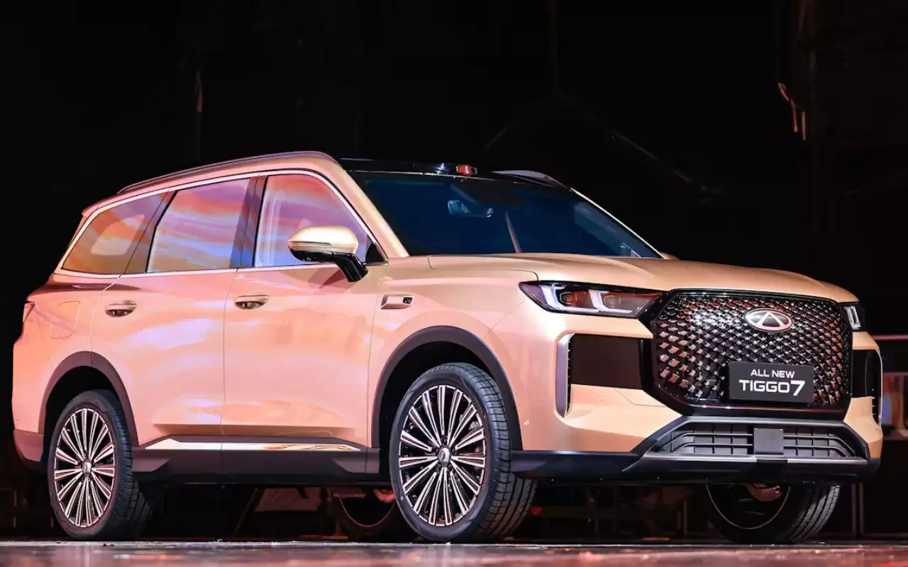 Обновлённый Chery Tiggo 7 получил новый салон и гибридную установку