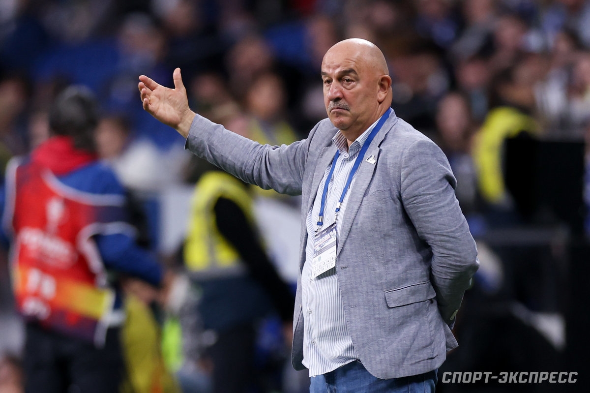 Черчесов заявил, что «Ахмату» не дали выиграть у «Зенита»