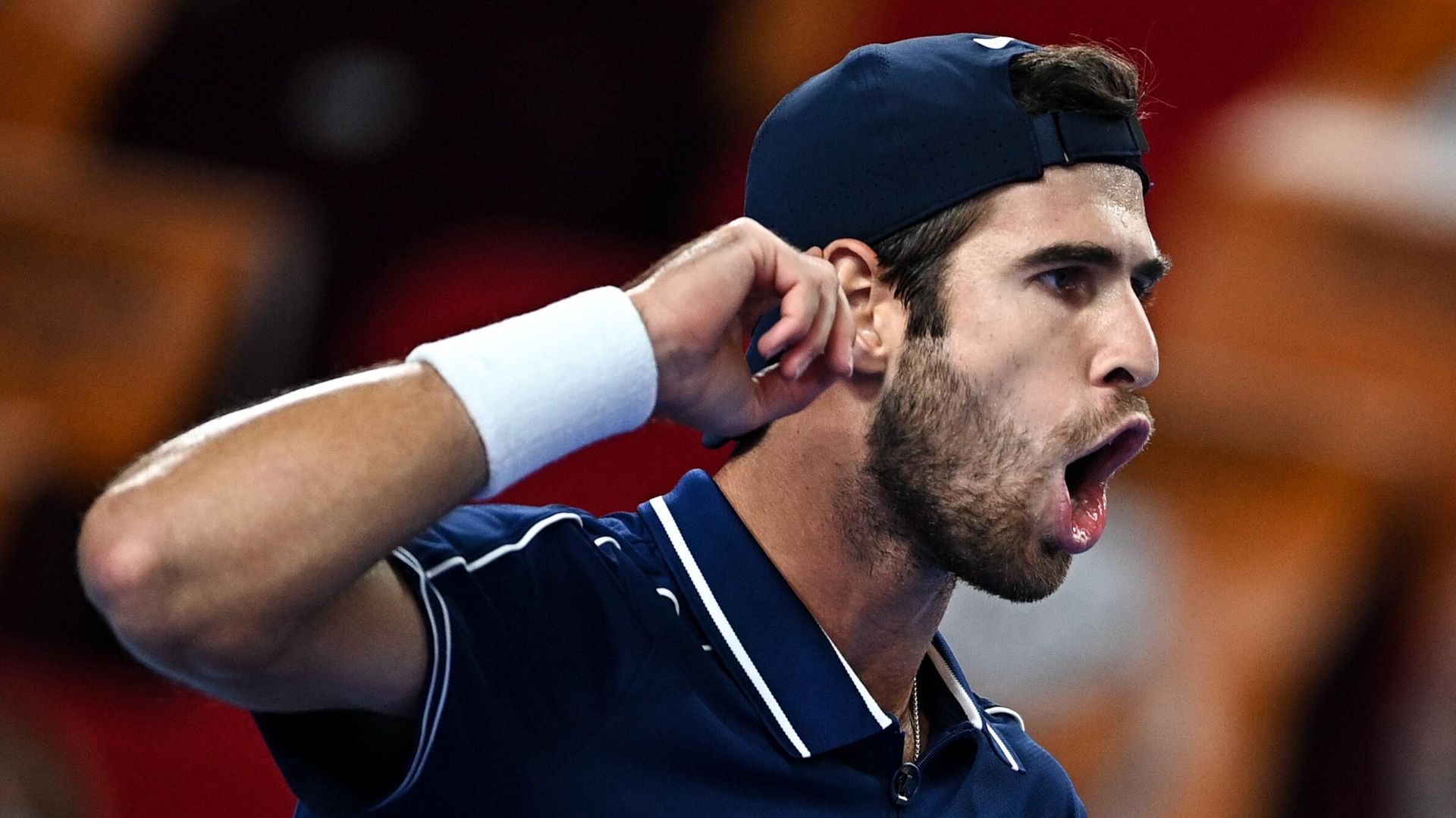 Карен Хачанов вышел во второй круг турнира ATP 250 в Алма-Ате