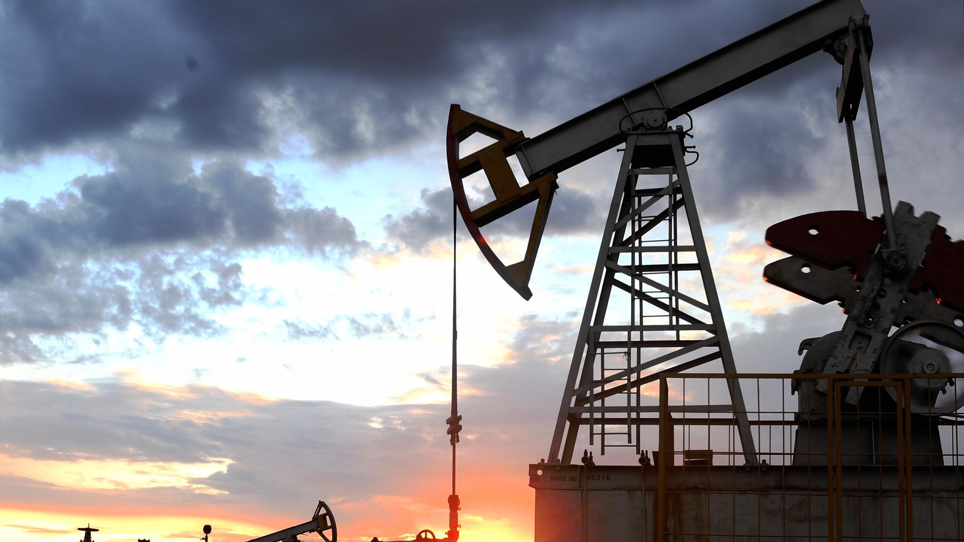 Цена нефти Brent опустилась ниже 110 долларов за баррель