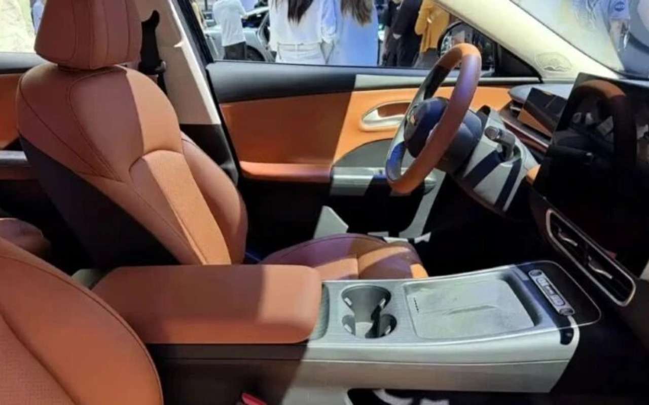 Chery готовит к продажам новый Arrizo 7 с бензиновым мотором и гибридной установкой