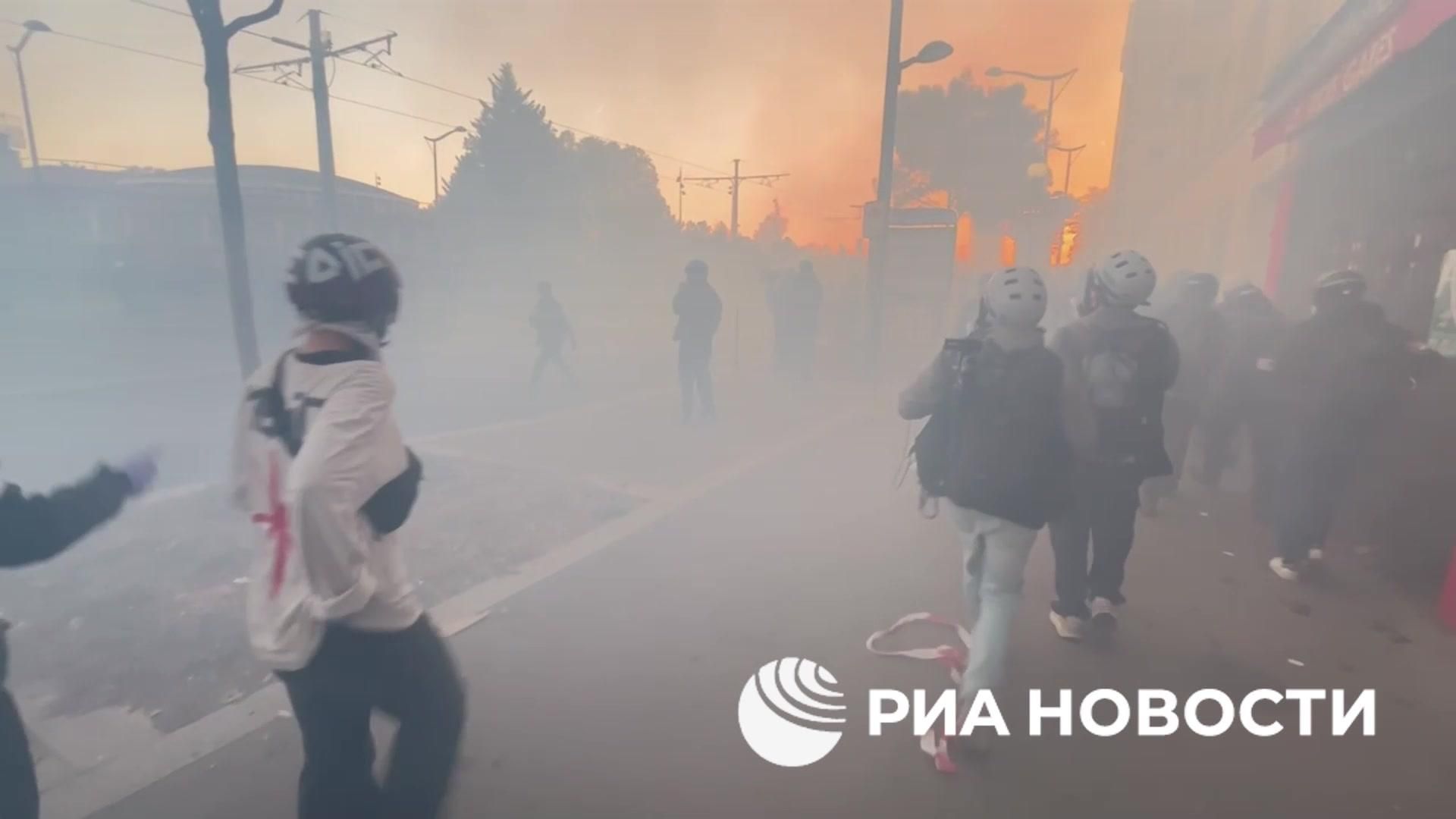 Во Франции 320 тысяч человек вышли на протесты против роста стоимости жизни
