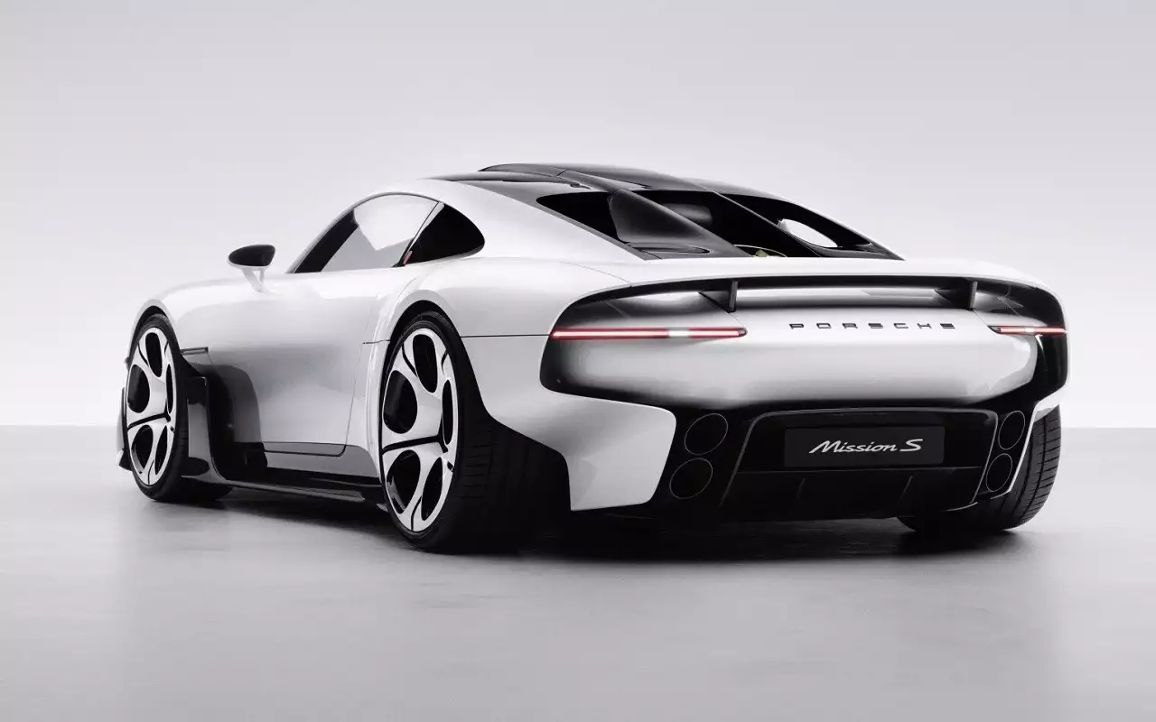 Porsche показала концепт среднемоторного суперкара Mission S