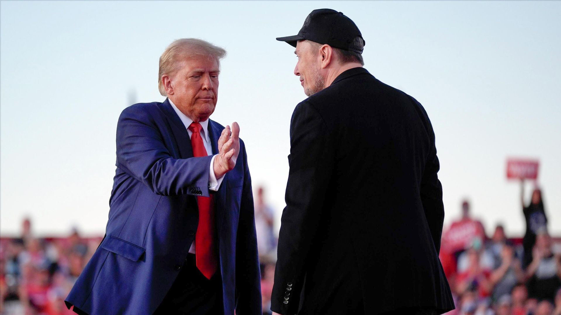 Трамп поблагодарил Маска за обещание раздать детям акции SpaceX